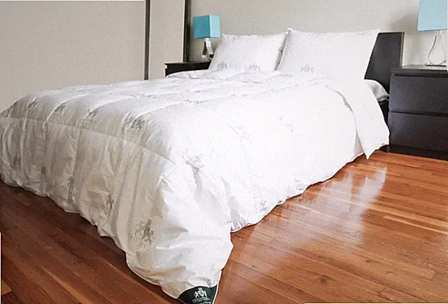 Triumph Hill 100% Natural Goose Feather and Down Bed Comforter Standard/Twin
